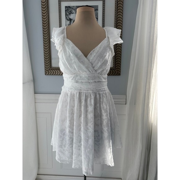 Selfie Leslie Dresses & Skirts - Selfie Leslie White Ruffle Lace Open Back Dress AU 12 US L Bridal Shower